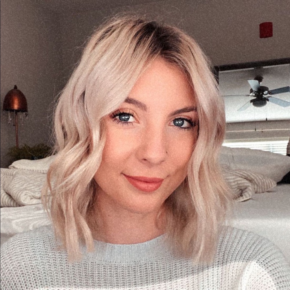 Meet your Posher, Kaylie